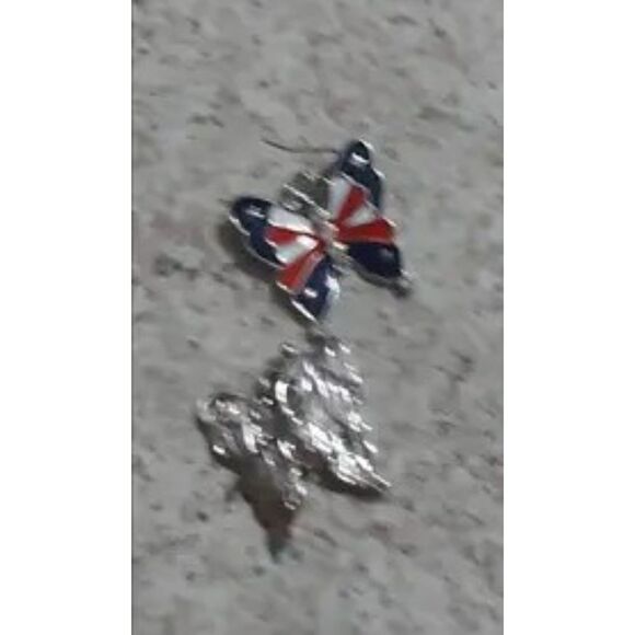 New - Patriotic American Butterfly Earrings - Picture 3 of 6